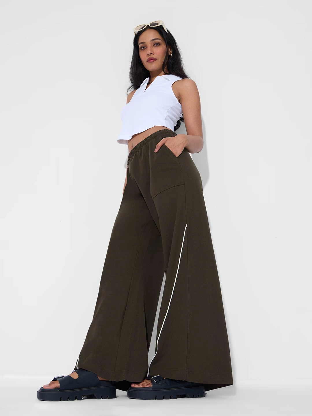 Baggy Joggers: Wander Away