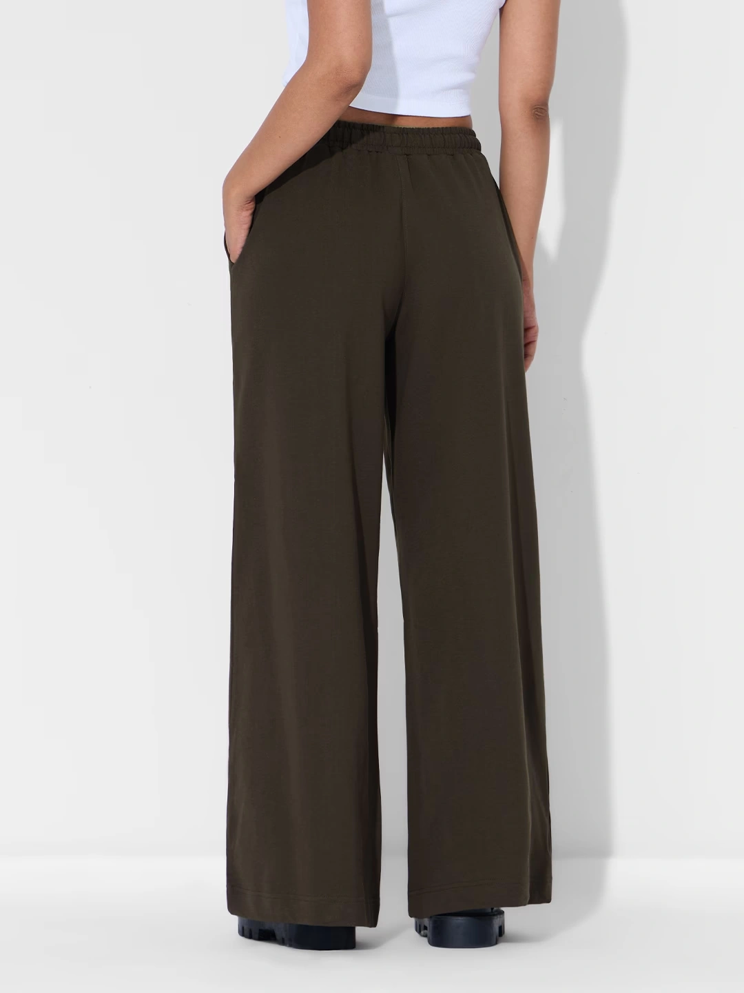 Baggy Joggers: Wander Away