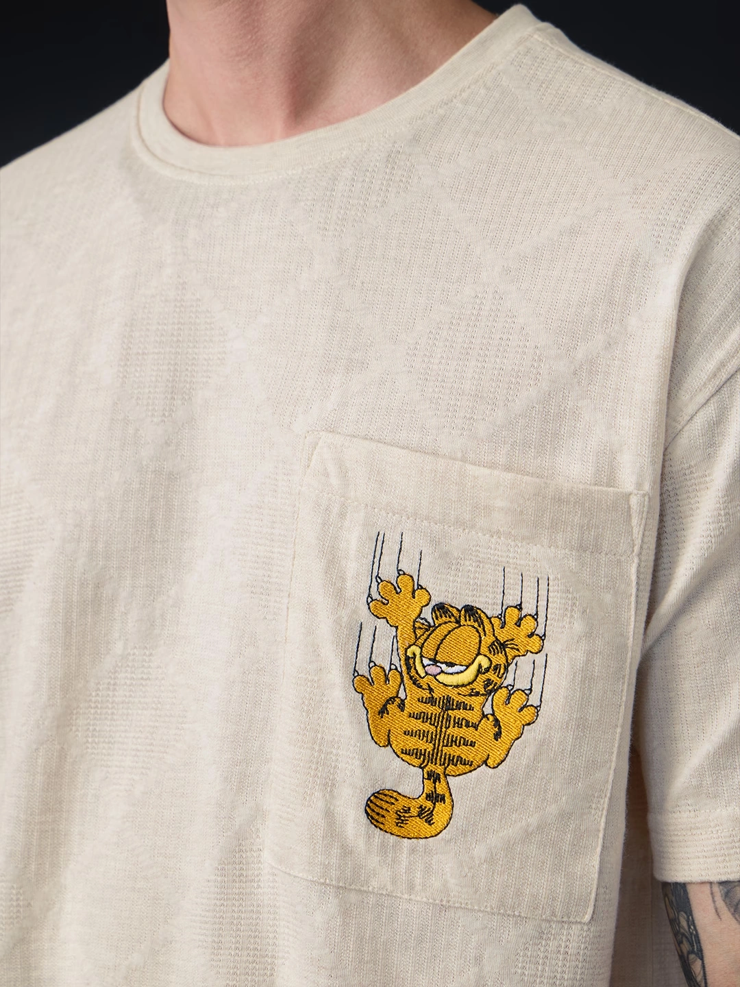 Textured Tshirt: Garfield